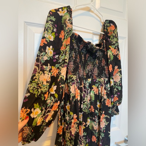 Alice + Olivia - Cooper Smocked Mini dress size 4 - Picture 14 of 15